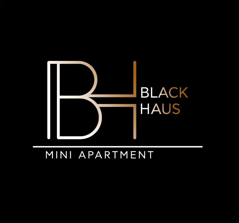 Blackhaus Young Mini Thessaloniki Buitenkant foto